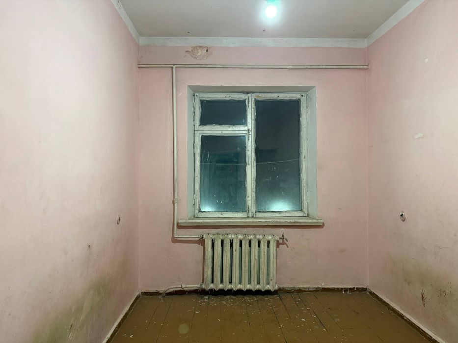 3/5/5,метро Алмас,Ахангаранское Шоссе , можно под Ипотеку 
Метро Алмас