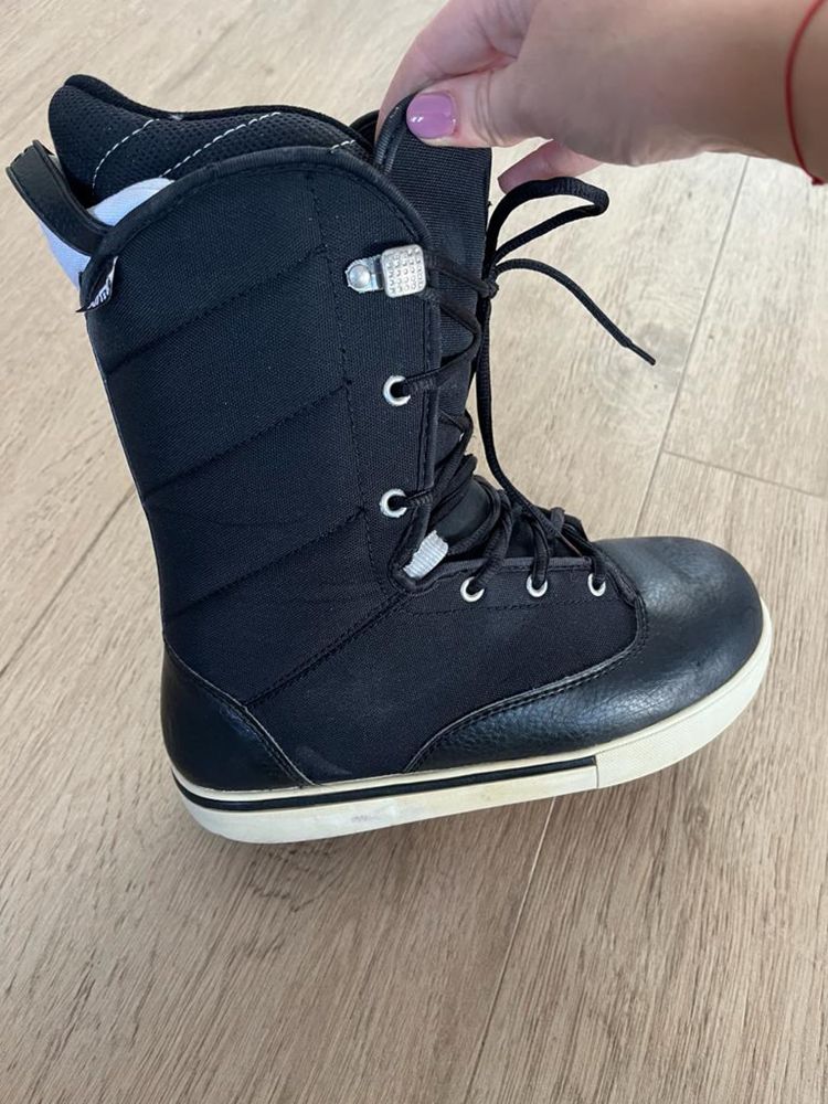 Boots Nitro Nr 40/26,5cm barbati