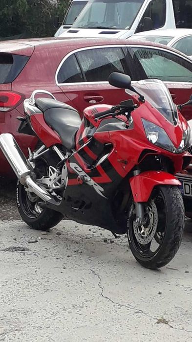 Honda cbr f4i an 2002