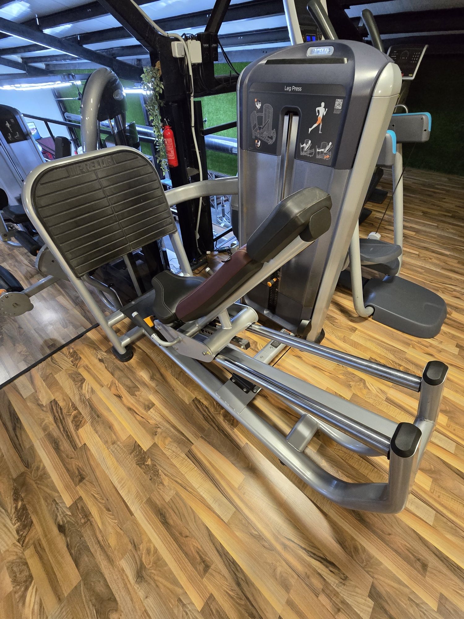 Precor leg press прекор лег преса професионална без забележки