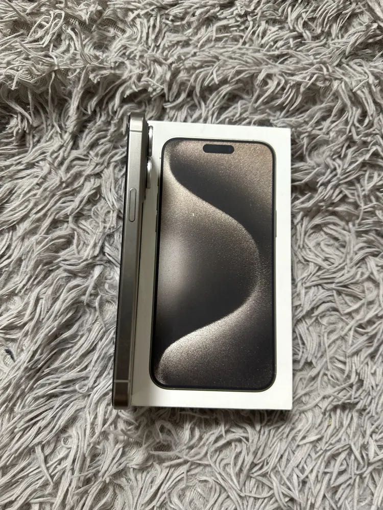 iPhone 15 Pro Max 256 GB Natural Titanium