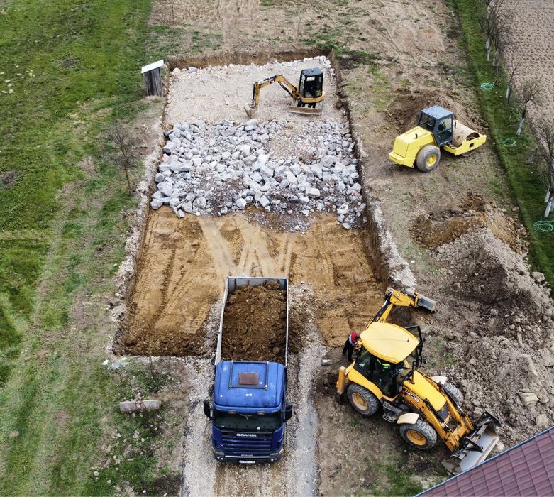 Buldoexcavator de inchiriat !