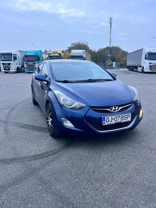 Hyundai elantra 2012 1.6 benzina