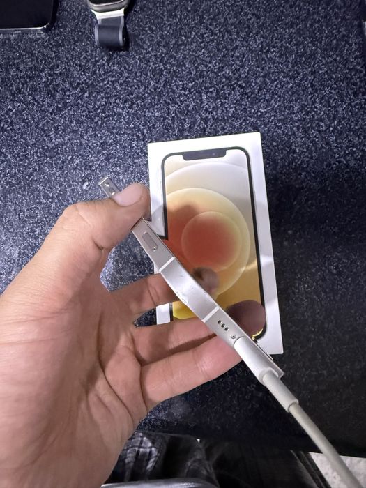 iphone 12 pamit 128g yomkost 79 holati ortacha karopka bor oqip tel ql