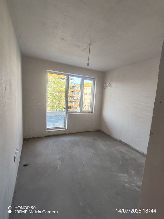 Продава се Тристаен апартамент в Пловдив, Остромила - 90 кв.м за 708 €/кв.м - Снимка #3