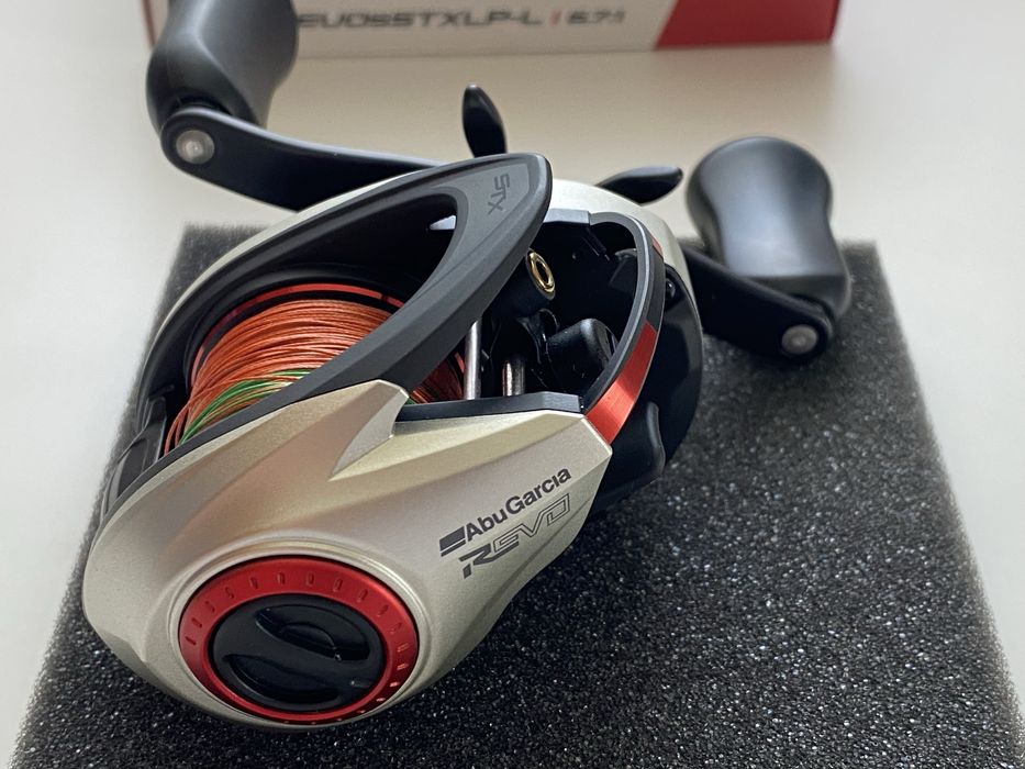 Бейткастинг макара Abu Garcia Revo 5 STX LP-L