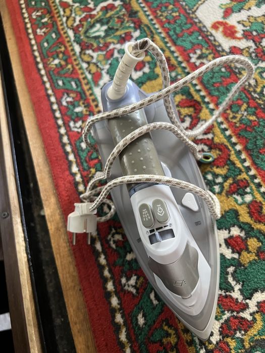 Утюг продается рабочий