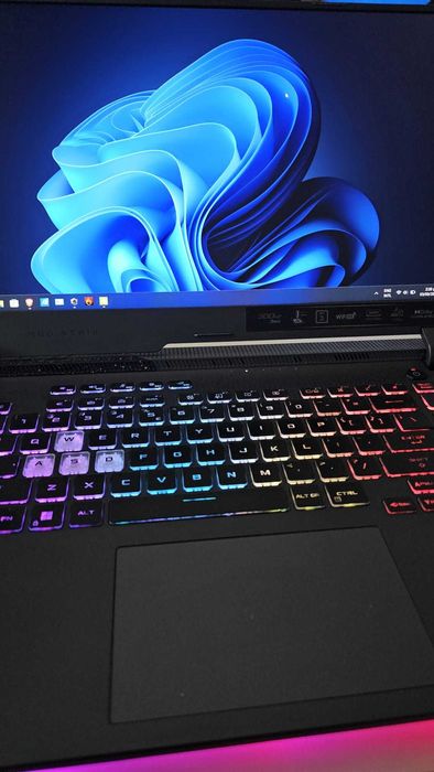 Laptop Gaming ASUS ROG Strix G15 display 300Hz