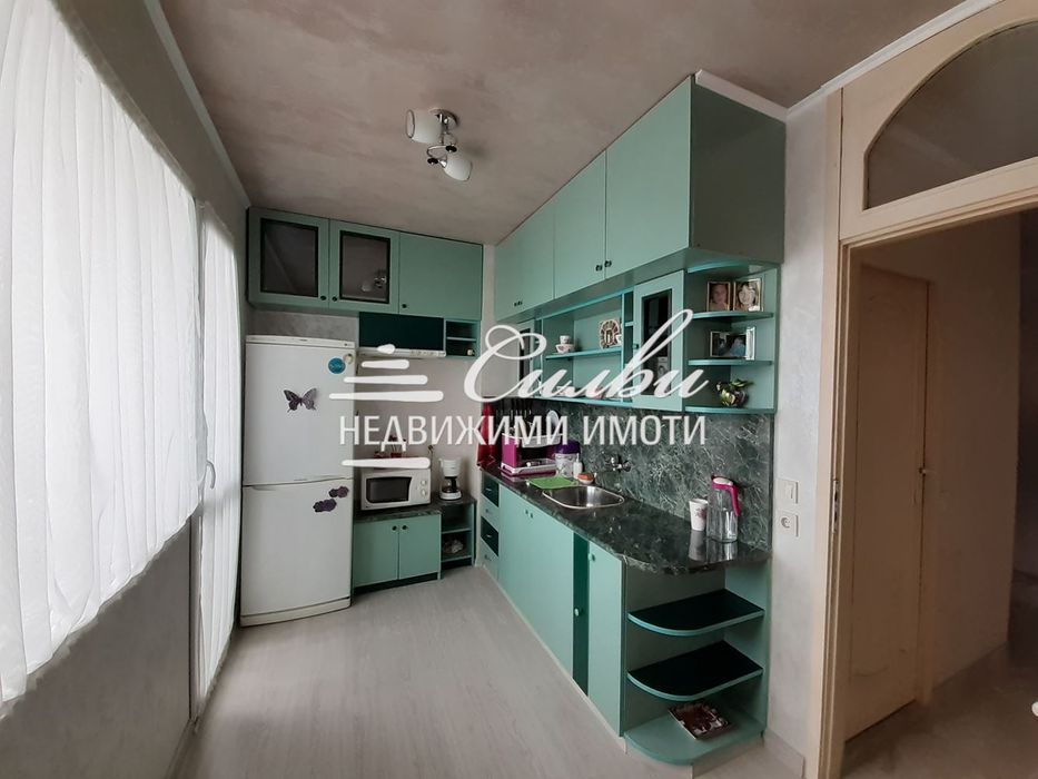 Просторен ЧЕТИРИСТАЕН апартамент в района на Пети полк!