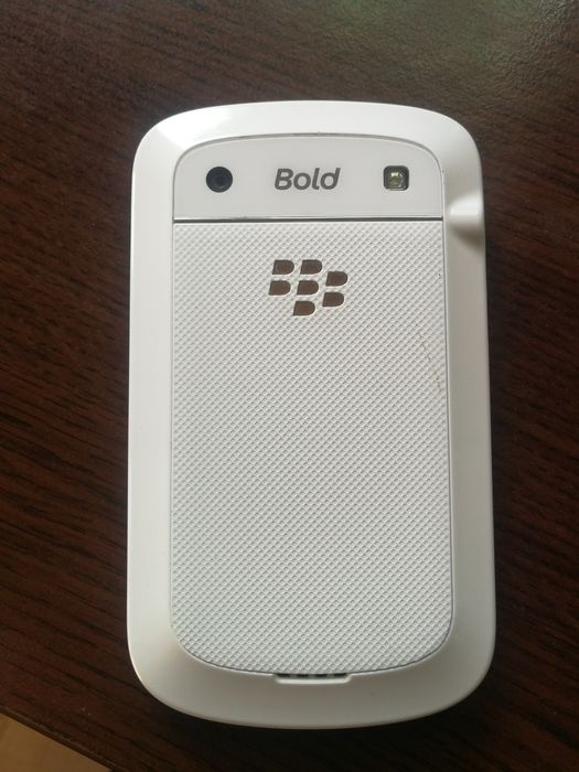 BlackBerry 9900 alb