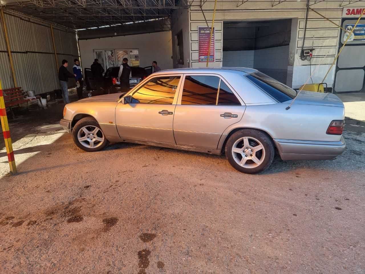 СРОЧНО Mersedes Bens. Кузов W124