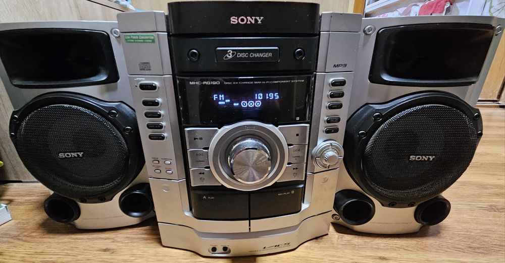 Продам Музыкальный центр SONY