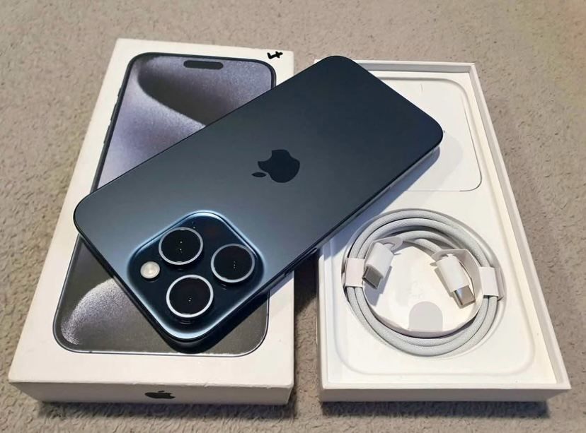 Vând / Schimb IPhone 15 Pro Max 256 GB