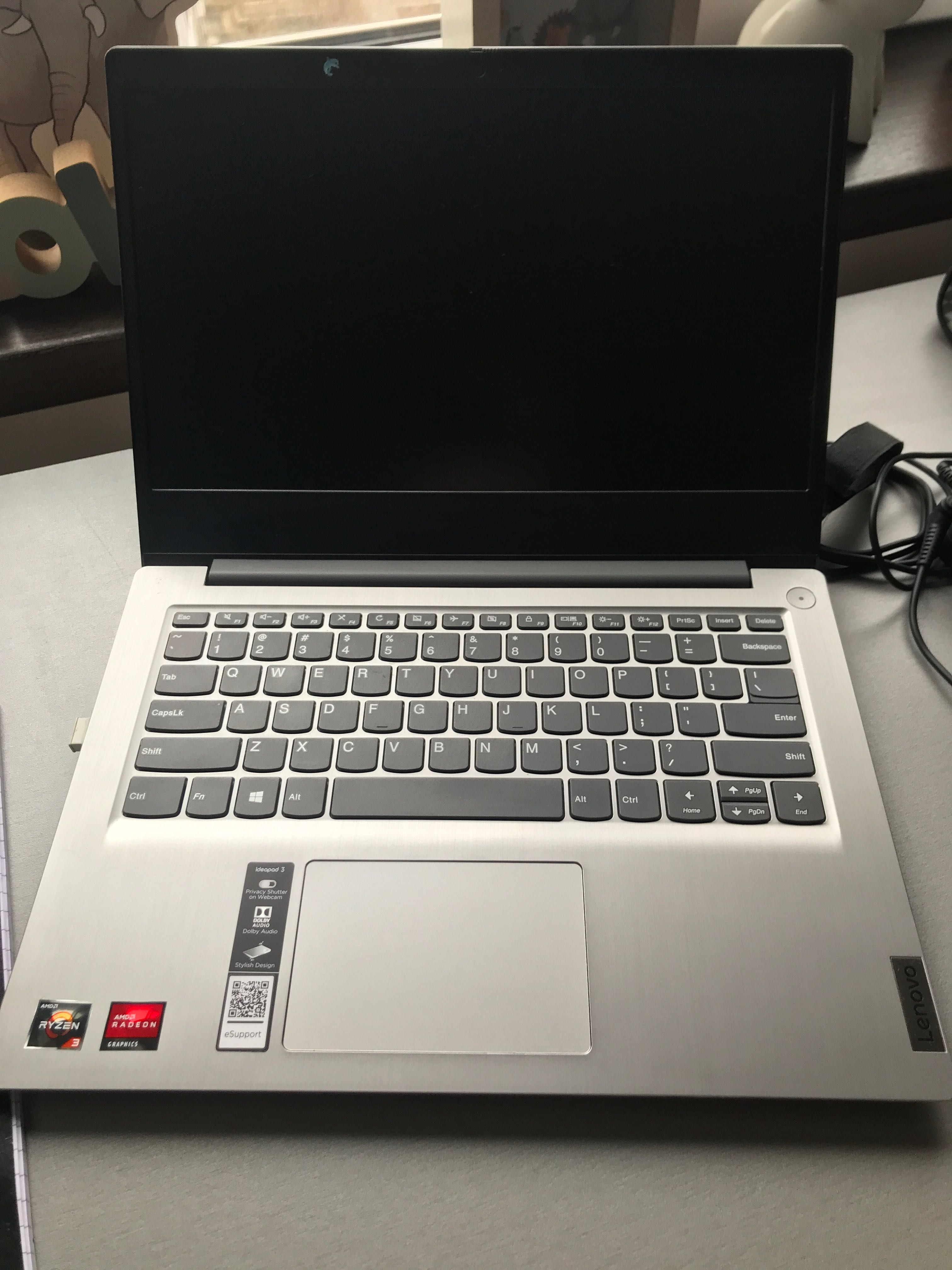 Laptop ultraportabil lenovo ideapad 3  14” 8gb 512gb ssd