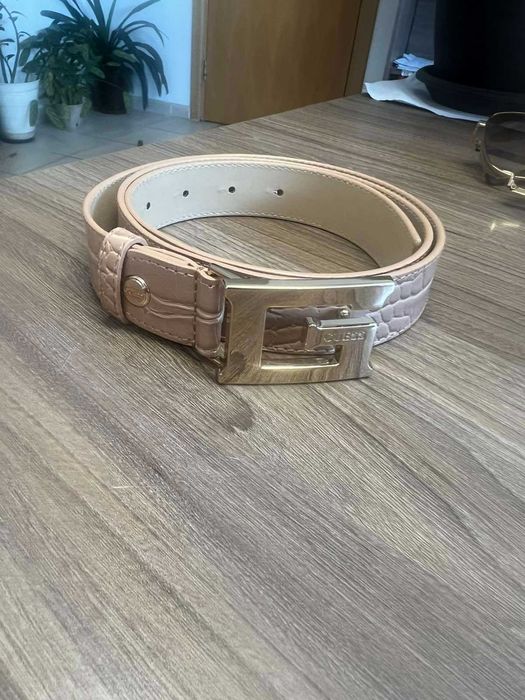 Кожен колан guess