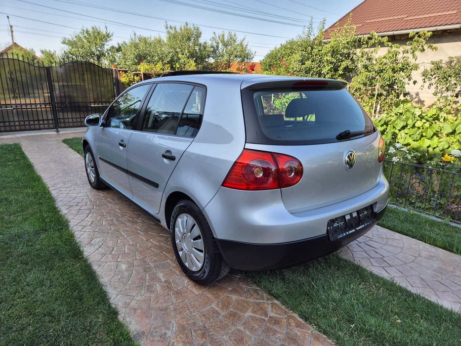 VW Golf 5 1.6 Benzina 75 Cp 2005