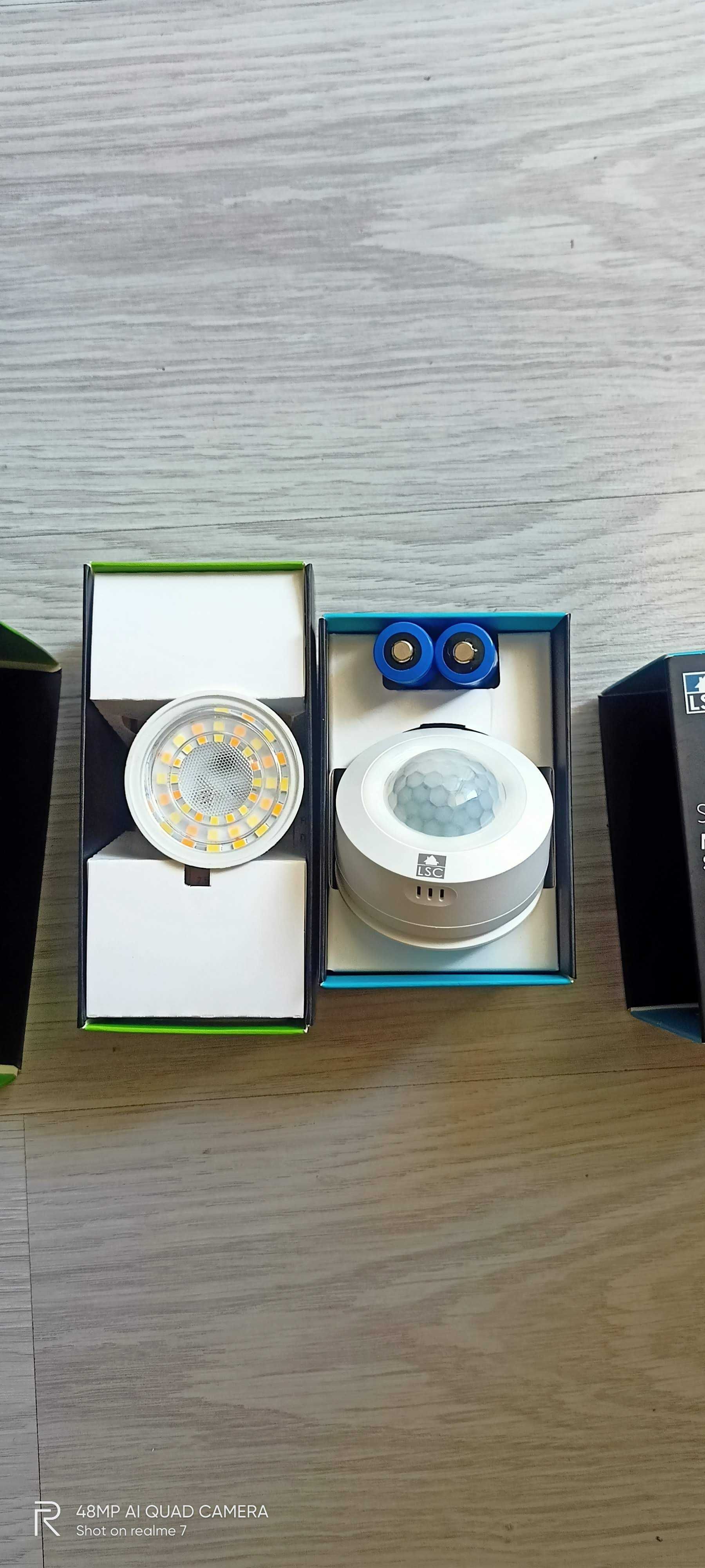 Комплект луничка LSC Smart LED и LSC Smart movement sensor