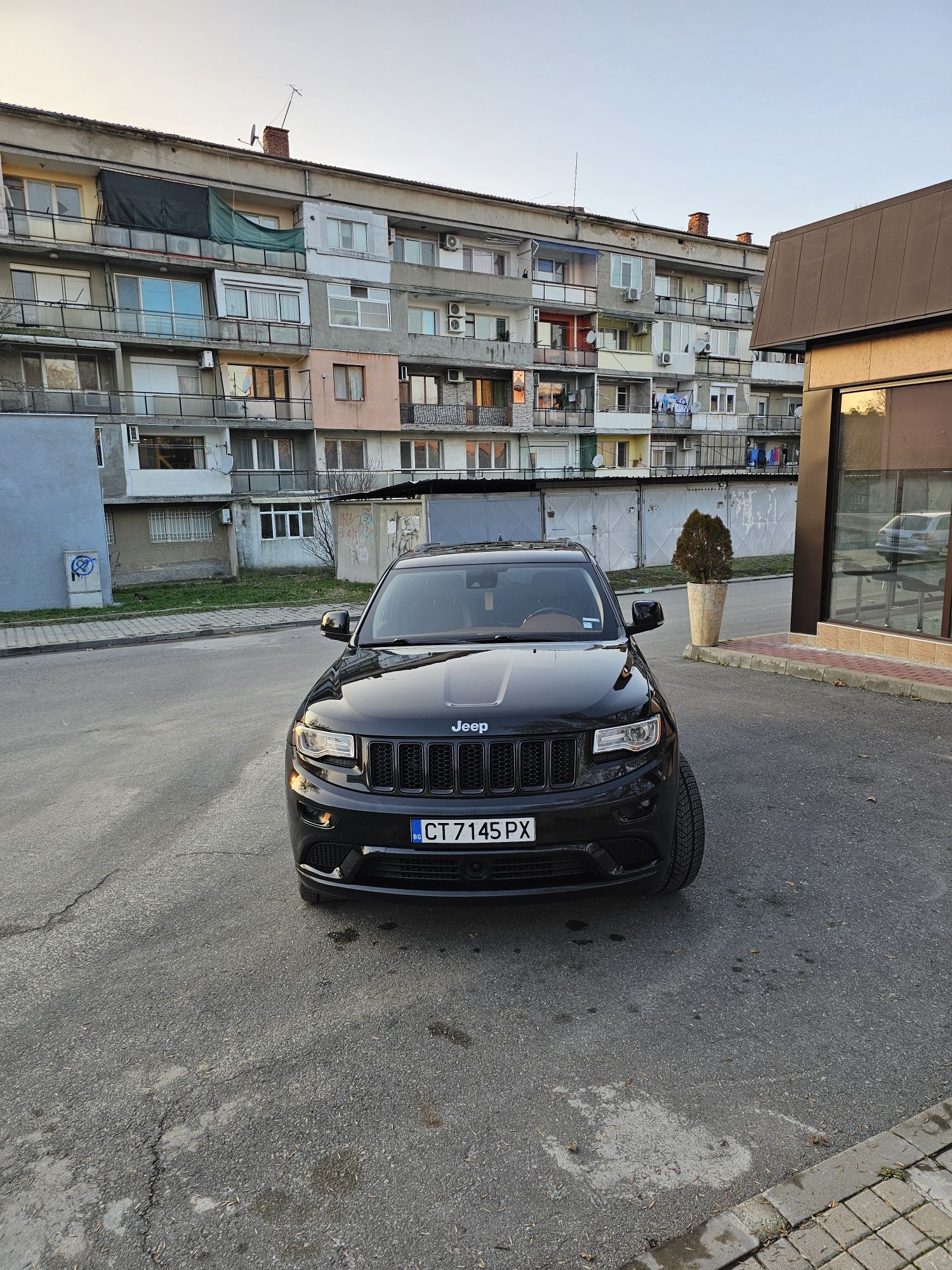 Jeep Grant Cherokee wk2 5.7