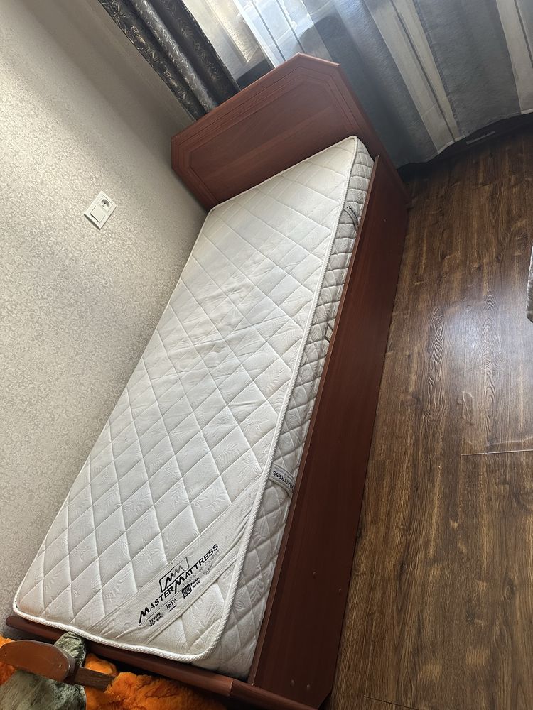 Продаются 2 кровати , б/у.