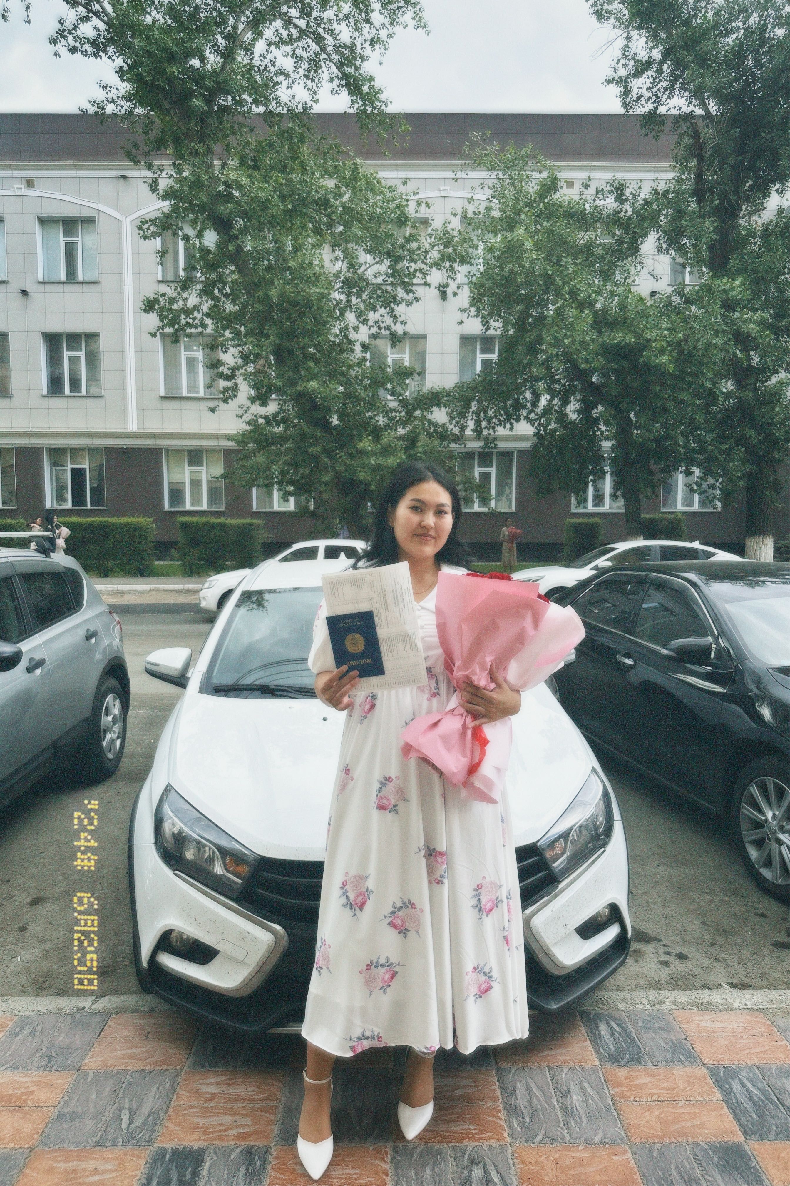 Продаю платье (б/у)
Надевала всего 1 раз, состояние отличное.
XL/48