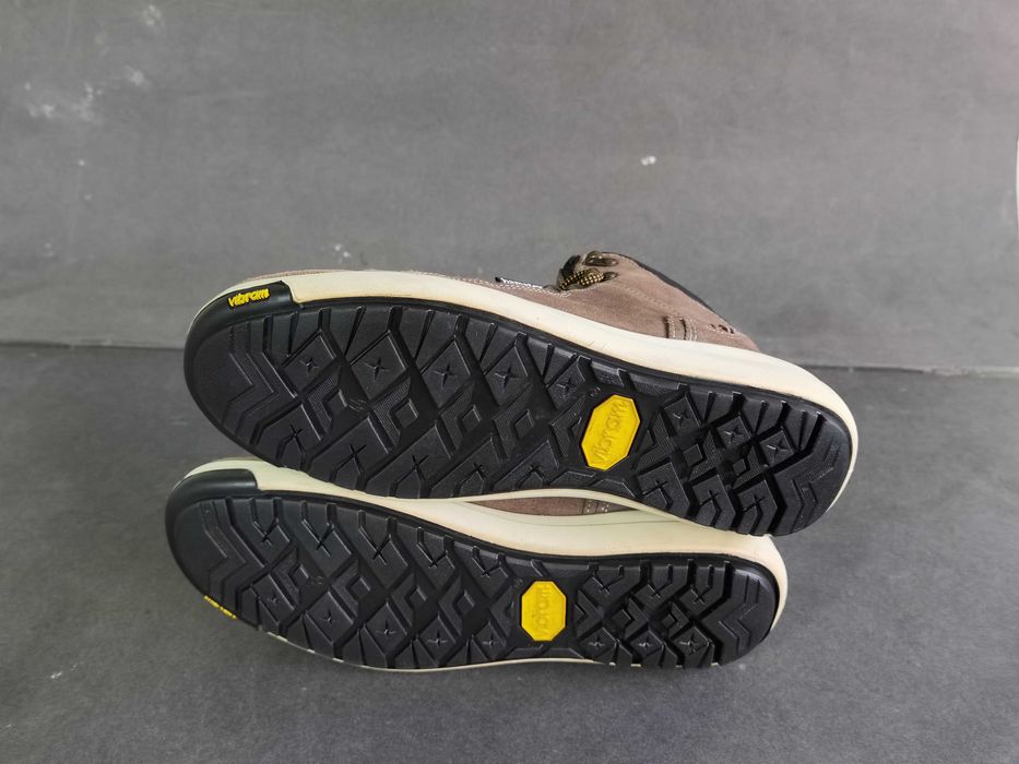 Bocanci barbati  ghete piele munte 43 44  Bama -Vibram ca Noi