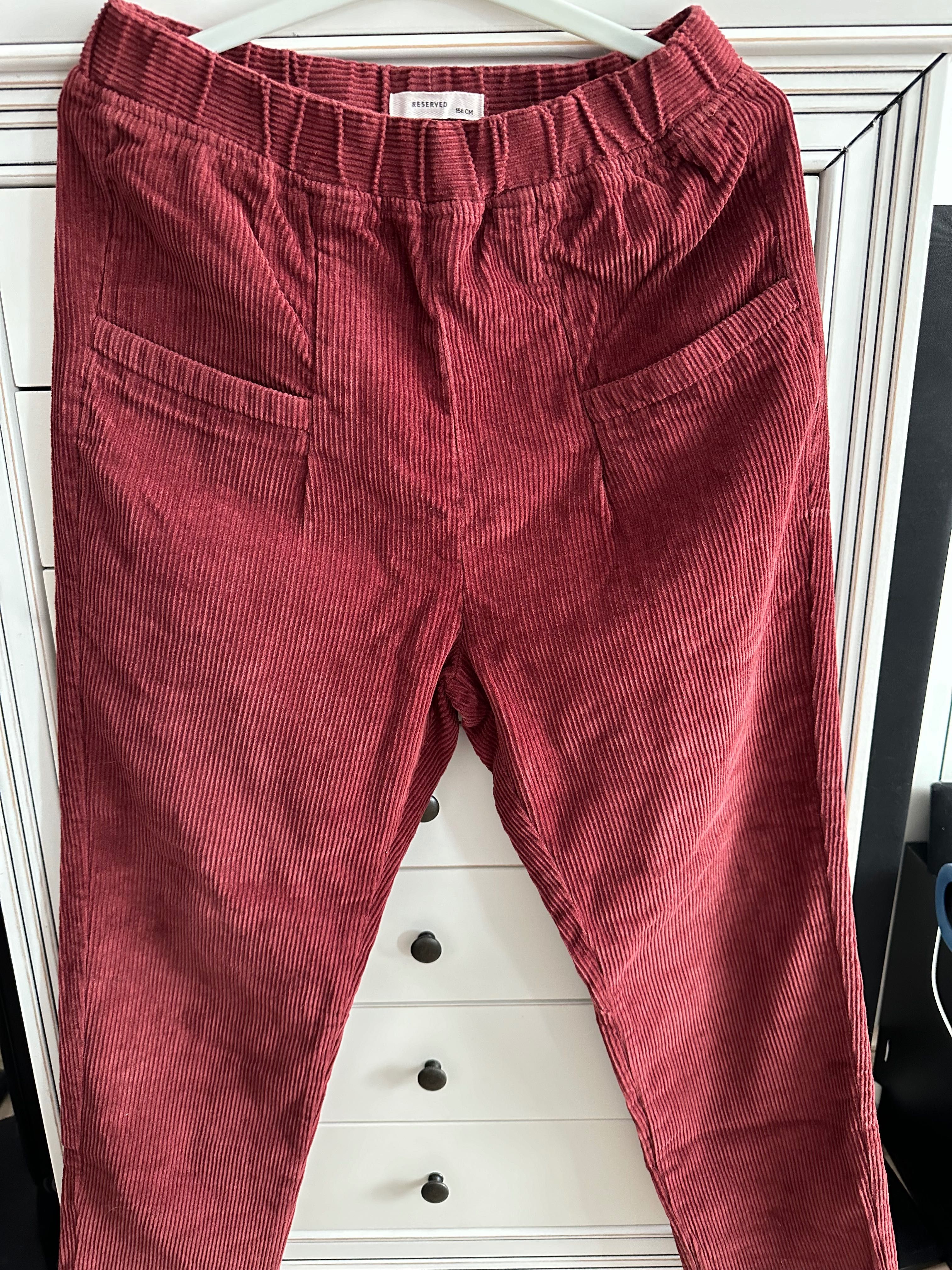 Pantaloni raiat Reserved