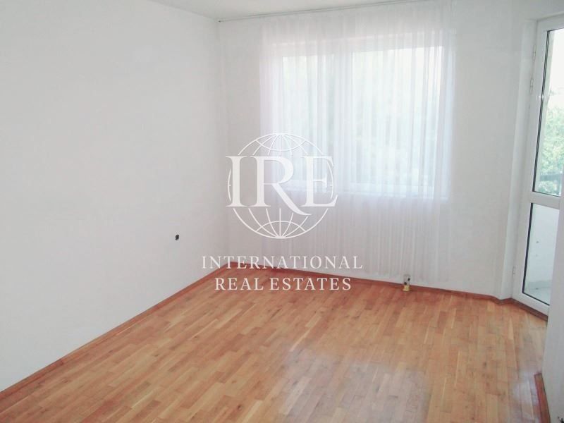 Продава се Четиристаен апартамент в Варна, Аспарухово - 108 кв.м за 1574 €/кв.м - Снимка #8