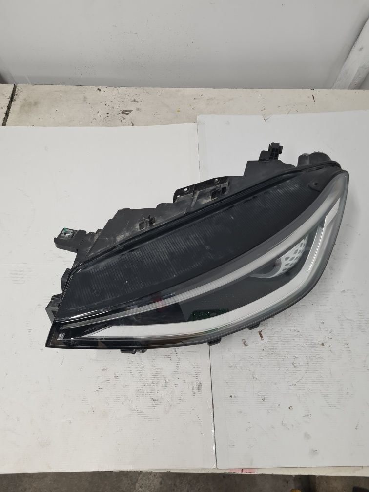 Far Stanga Volkswagen ID.4 2022 Full Led fara defect fără calculatoare