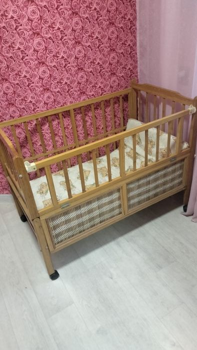Продам детскую кроватку,мотрас из какосового волокна