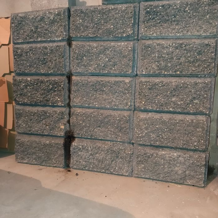 Рванный пескоблок