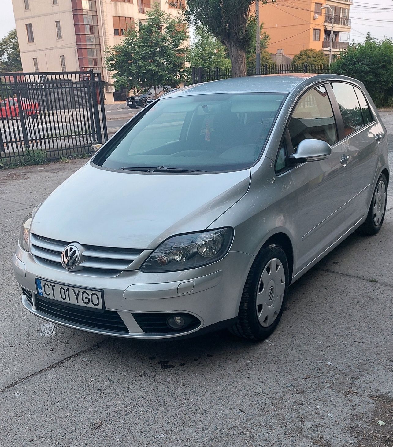 Propietar Vând Golf 5 Plus