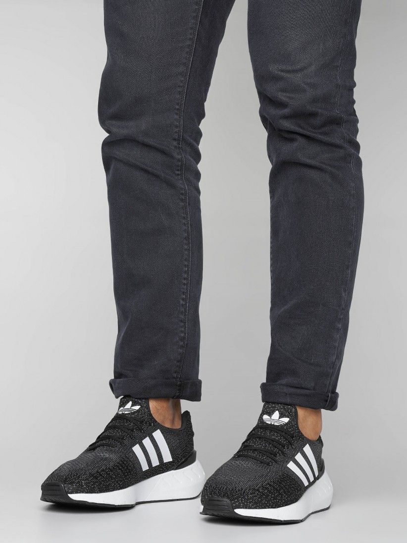 Adidas Swift Run 22 номер 45 1/3 код 8A