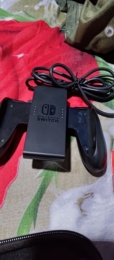 Nintendo Switch cu jocuri și accesorii