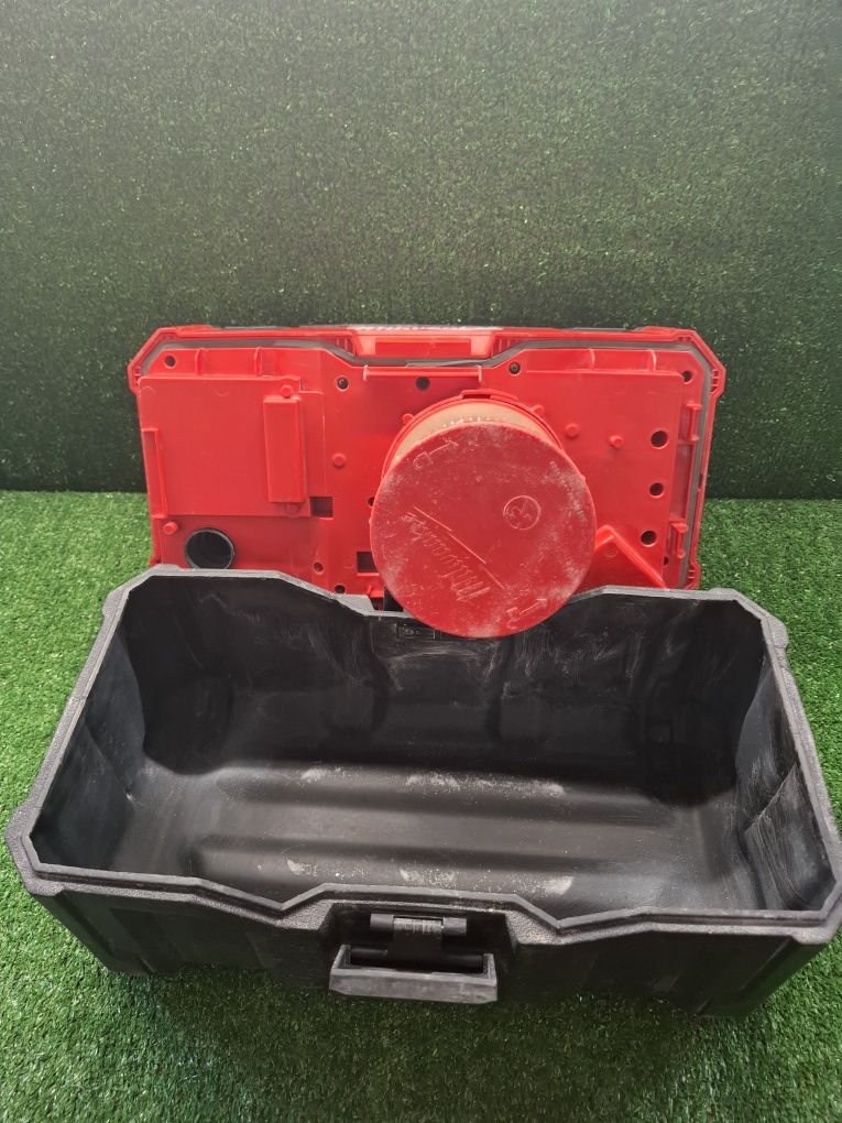 Прахосмукачка на Milwaukee M18 VC-2