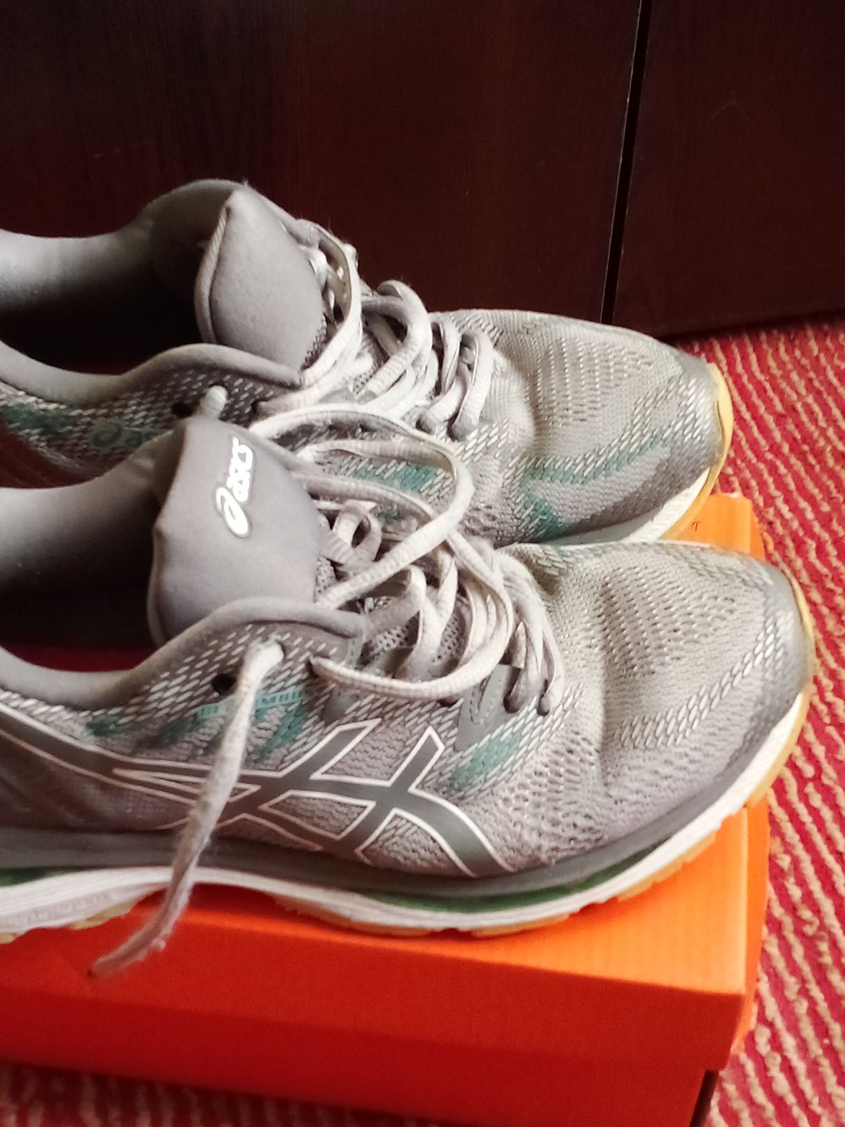 Маратонки Asics N 40