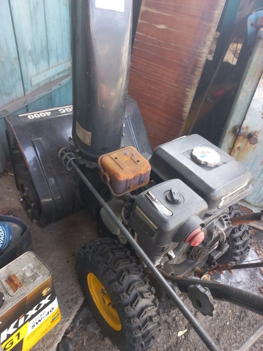 Снегоуборщик Huter 4000