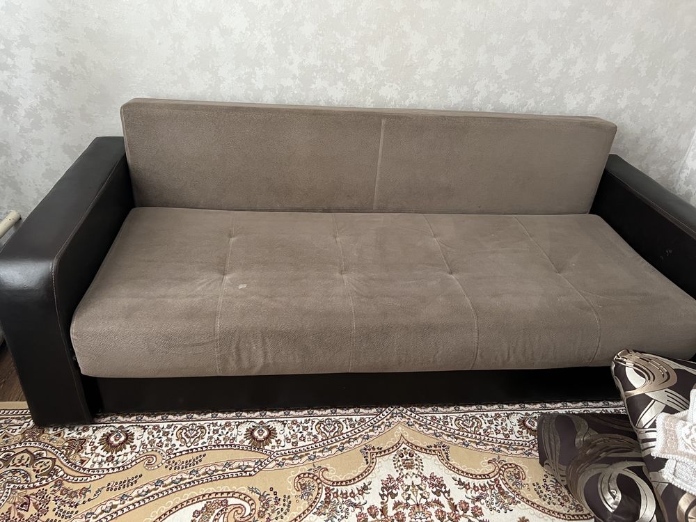 Продам диван в отличном состоянии