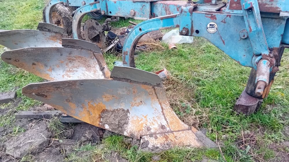 Plug Overum cu 3 brazde