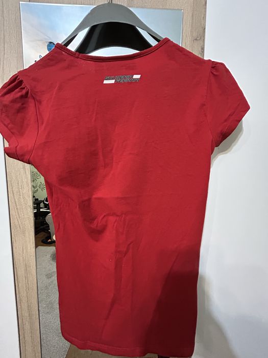 Спортна червена тениска