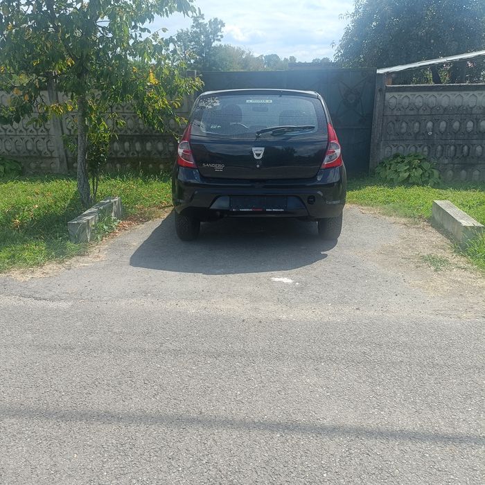 Vând Dacia sandero