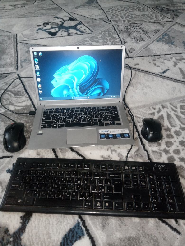 Abmen bor telefonlarga