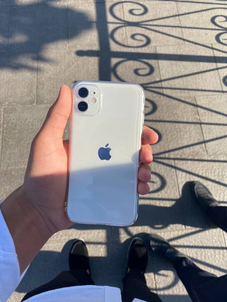 iphone 11 64 gb  ideal