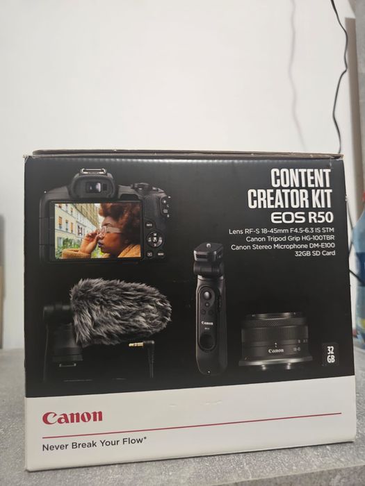 Canon  kit aparat R50