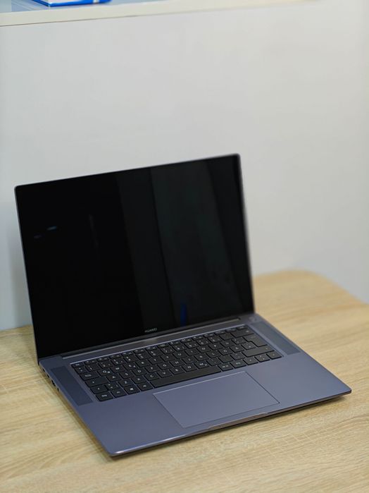 Huawei MateBook 16 / AMD Ryzen 7 5800H / 16GB DDR4 / SSD 128GB / 16.0”