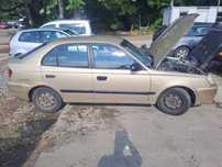 Dezmembrez Hyundai accent