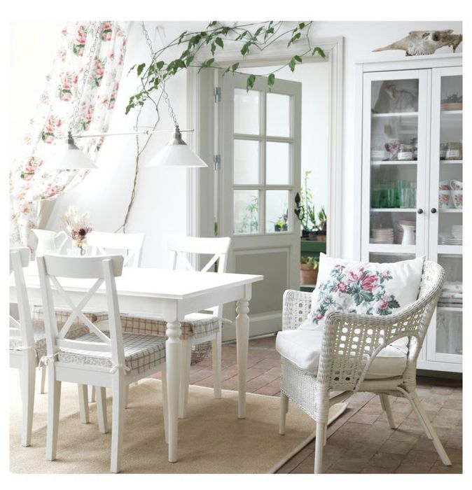 Set 4 scaune lemn masiv IKEA - 4 bucati Pret valabil pana Sambata!