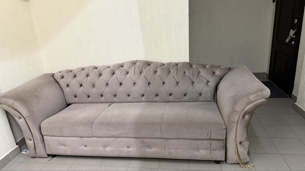 Продаю диван в гостинную в цвете мокко