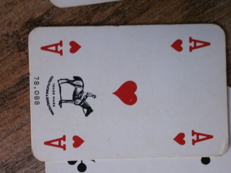 Карти за Игра за Колекции ТРИ КОЛОДИ