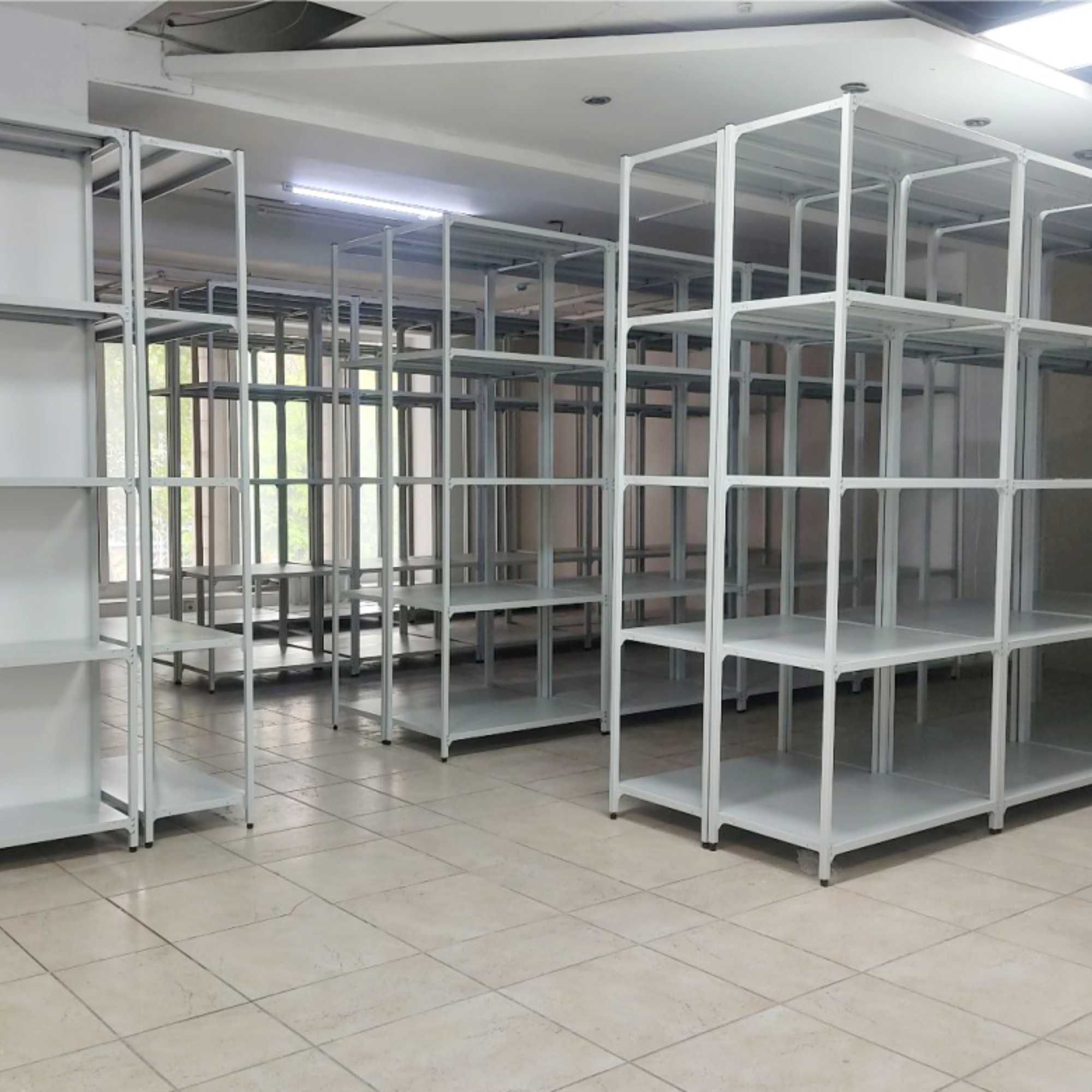 Полочные стеллажи для хранения среднегрузовых товаров, склад