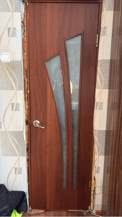 продаются двери, б/у